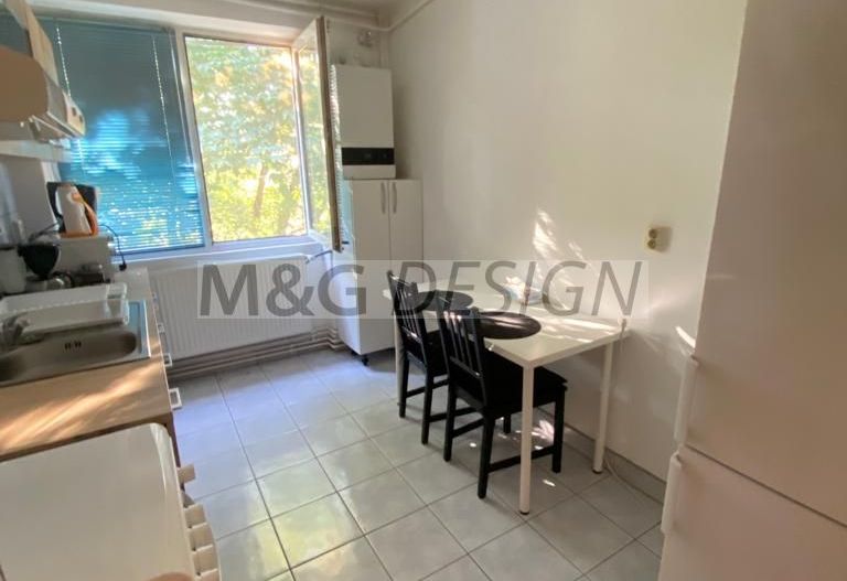 3 camere confort 1 etaj 3 zona Medicina CENTRALA PROPRIE - Poză 9