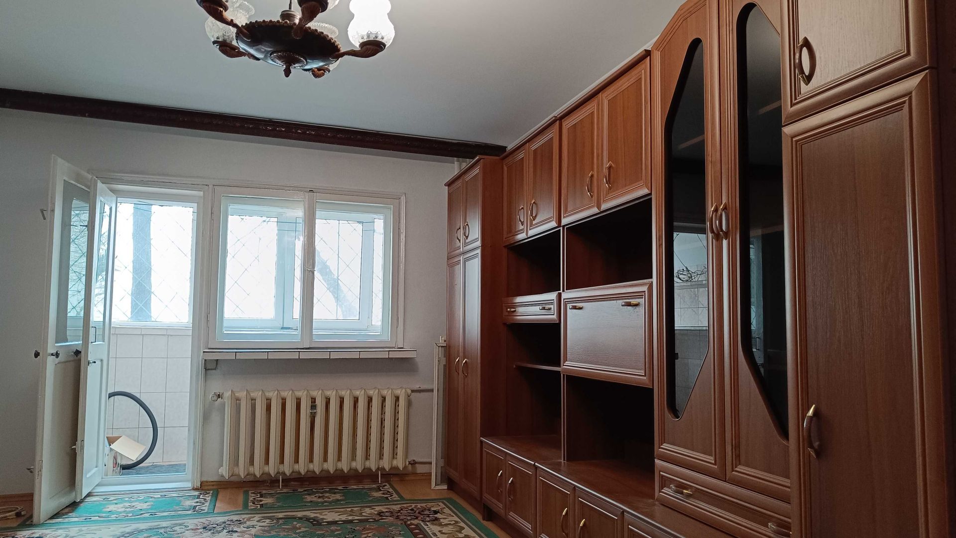 Apartament 2 camere decomandat bloc 1980 langa metrou Gorjului - Poză 1