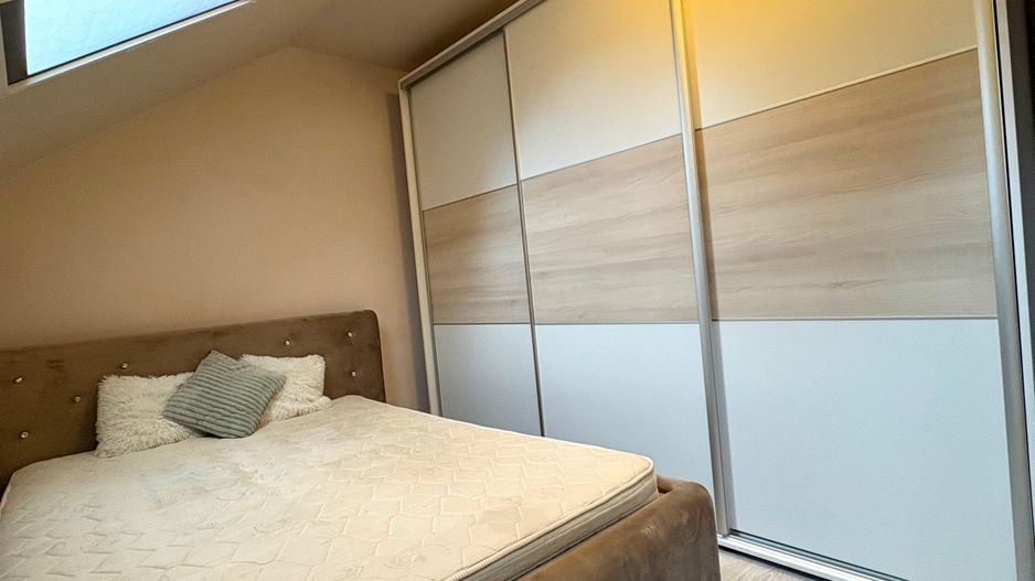 Apartament de închiriat la casă - Poză 3
