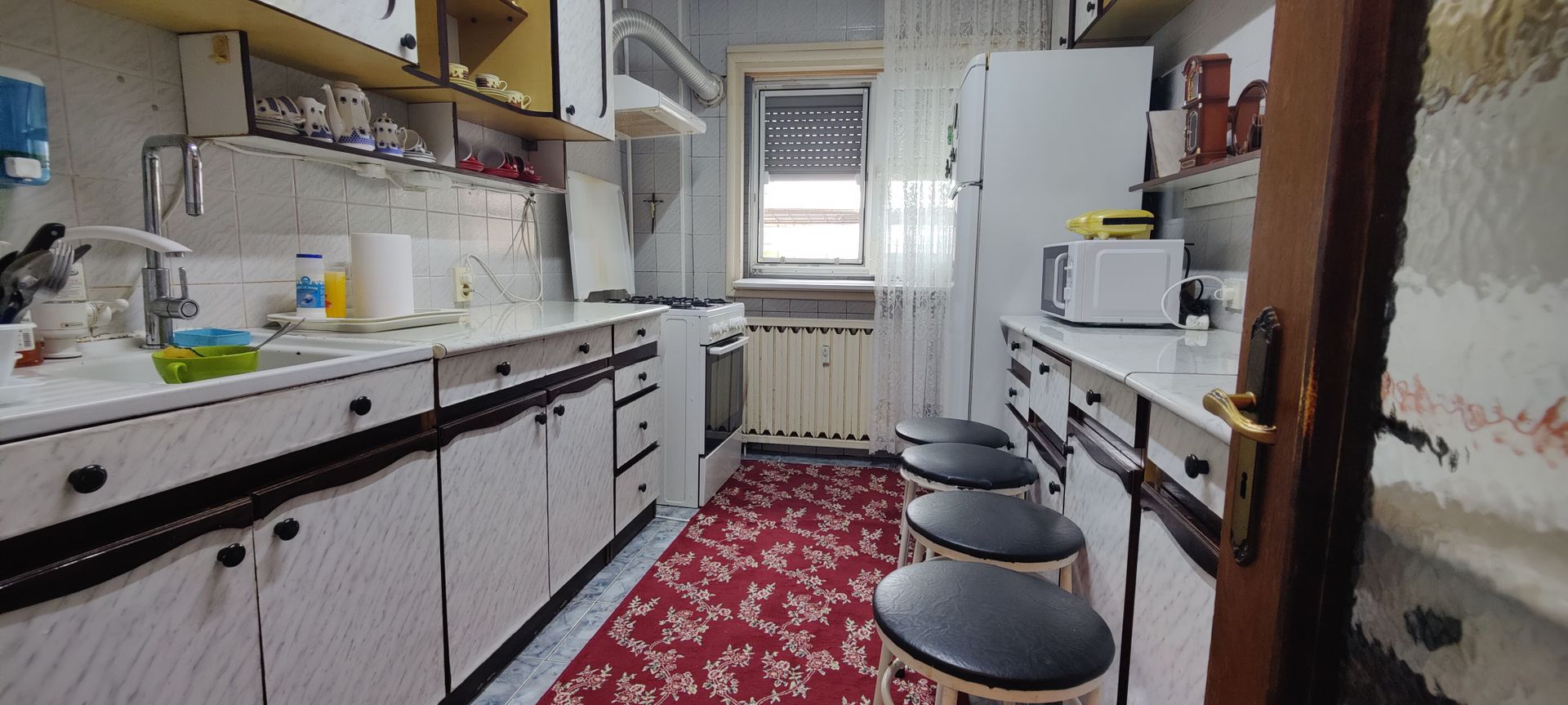 COMISION 0 | 4 camere Superb | Metrou Crangasi | Bloc 1986 - Poză 2