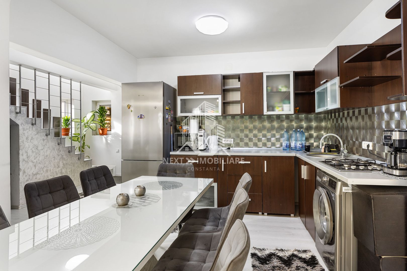 Casa P+M, 5 camere si spatiu comercial stradal , teren 252mp - Poză 4