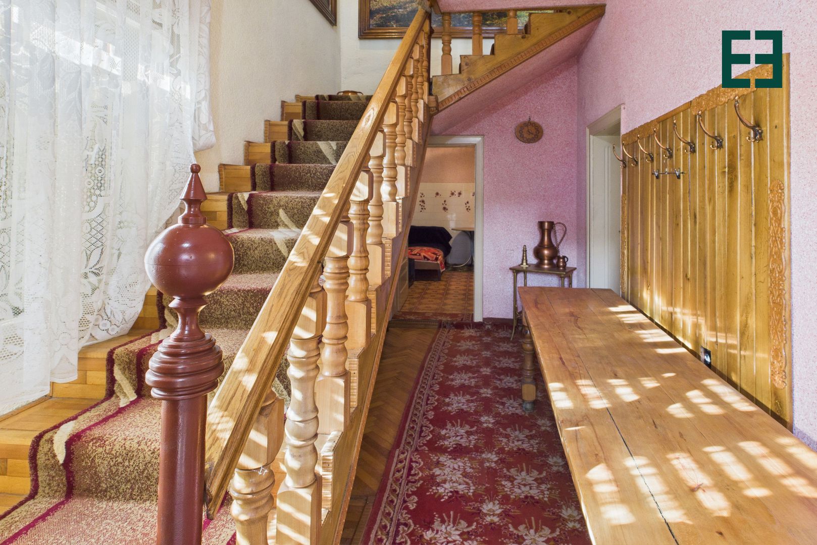 Casă cu 10 camere și 1437 mp teren în Ineu - Arad - Poză 3