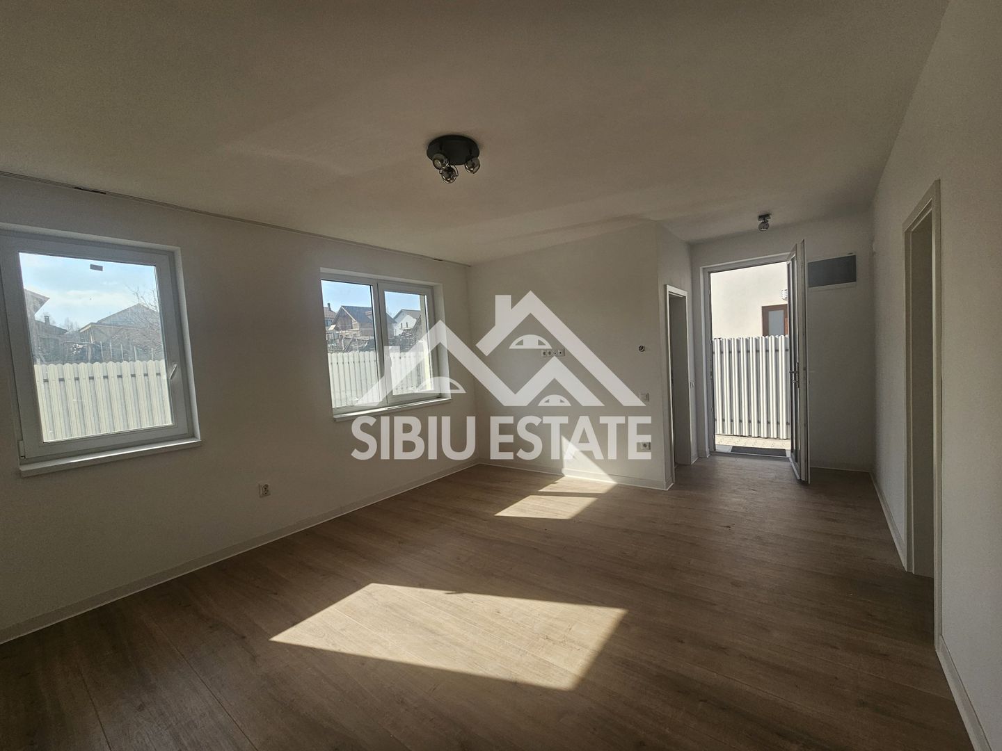 Casa de inchiriat, 4 camere, 2 bai, Sibiu Calea Cisnadiei - Poză 16