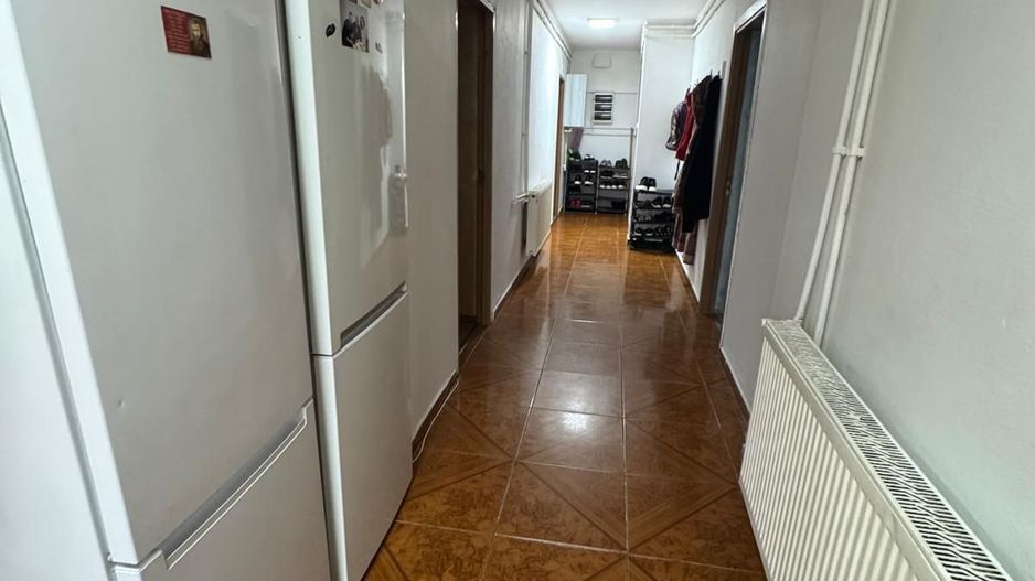 Casă P+M pe strada Tineretului - Poză 7