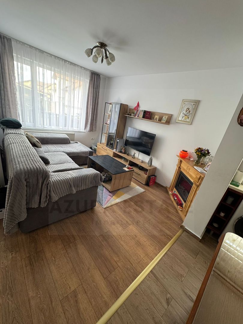 Casa moderna 4 camere 2 bai curte si parcare privata in Arhitectilor - Poză 1