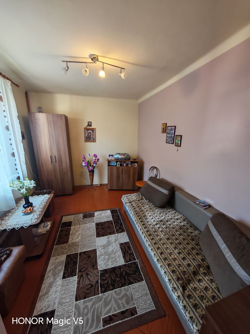 Casă cu teren generos Ghiroda vatra veche - Poză 8