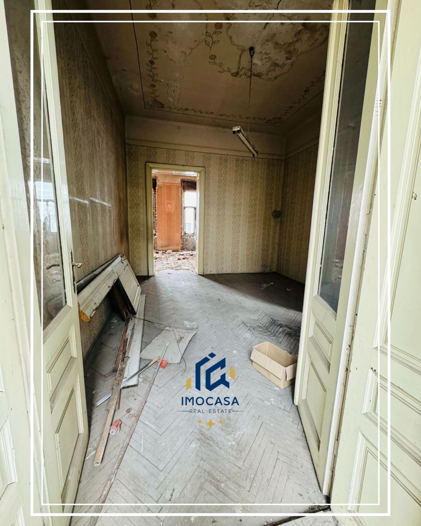 De vanzare Apartament de renovat 4 camere generoase Central Arad - Poză 6