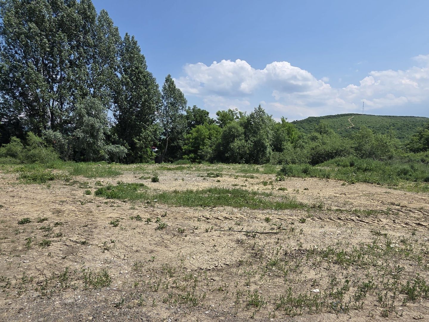 Teren de vânzare – 1.000 mp – Tărlungeni, zonă în dezvoltare - Poză 3