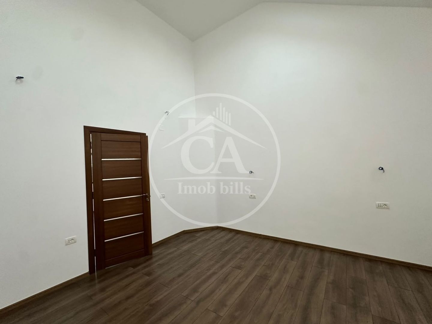 Casa de vanzare cu 3 camere in zona Valenta, Oradea - Poză 4
