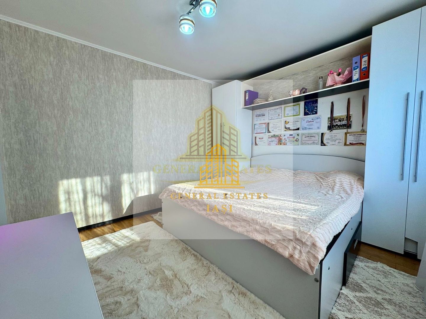 Vânzare apartament -Tătărași, Str. Vasile Lupu (Stația Flora) - Poză 2