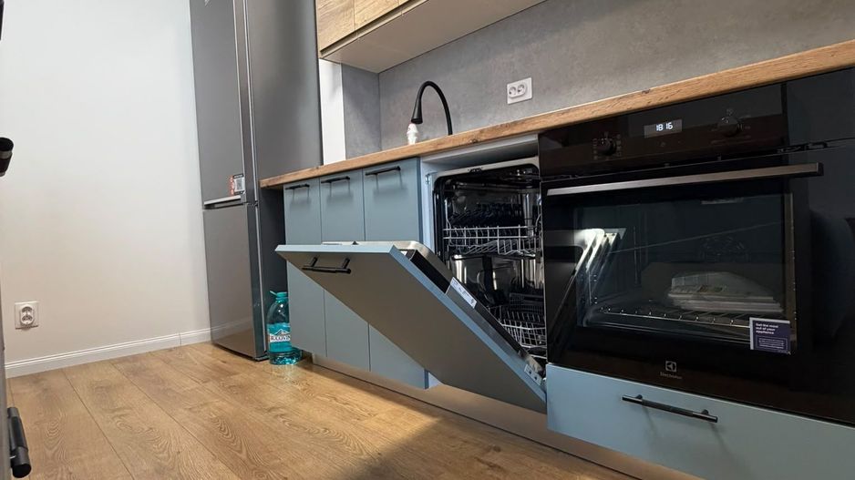 Apartament 3 camere, 2 bai, balcon, etaj intermediar, parcare - Poză 7