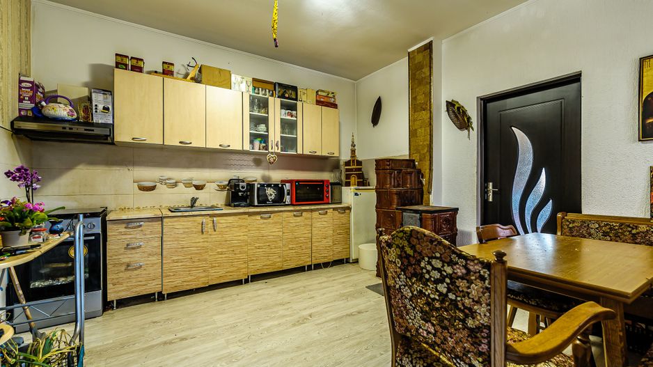 Casă pe strada Adam Muller Guttenbrunn - Poză 3