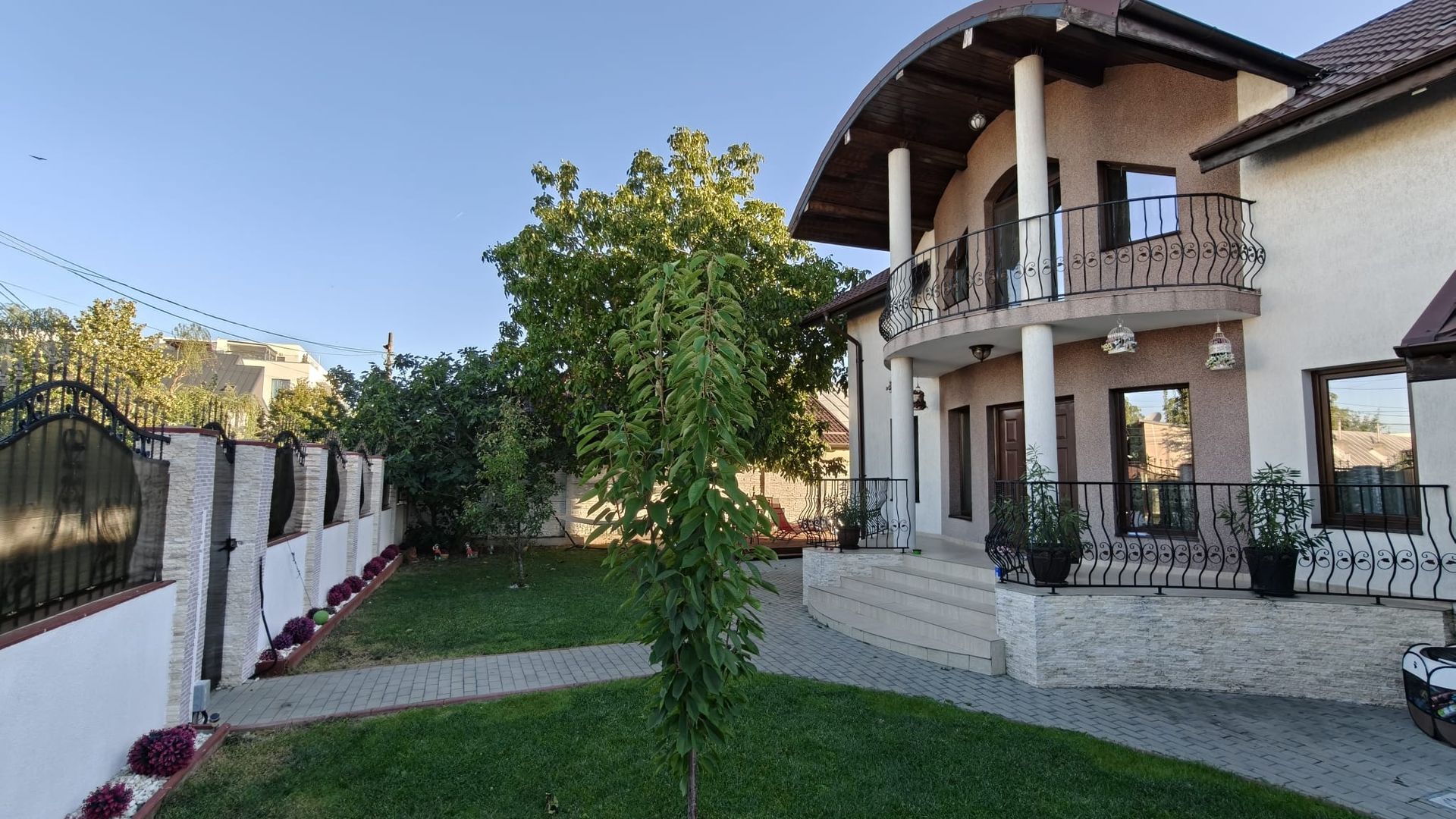 DE VANZARE  Vila 9 camere Colentina - Poză 2