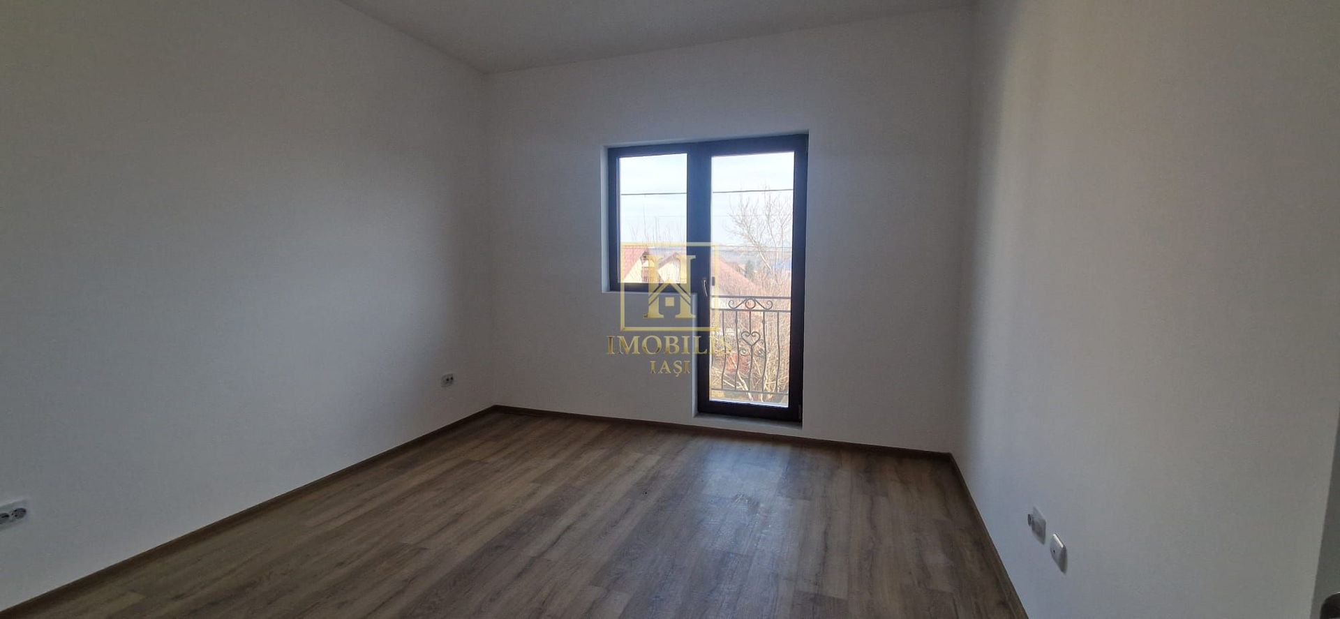 Apartament 3 camere 64 mp + loc de parcare Lunca Cetatuii 95000 euro - Poză 3