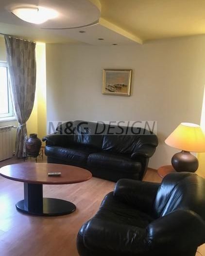 Apartament cu 3 camere Steaua etaj 2 - Poză 1