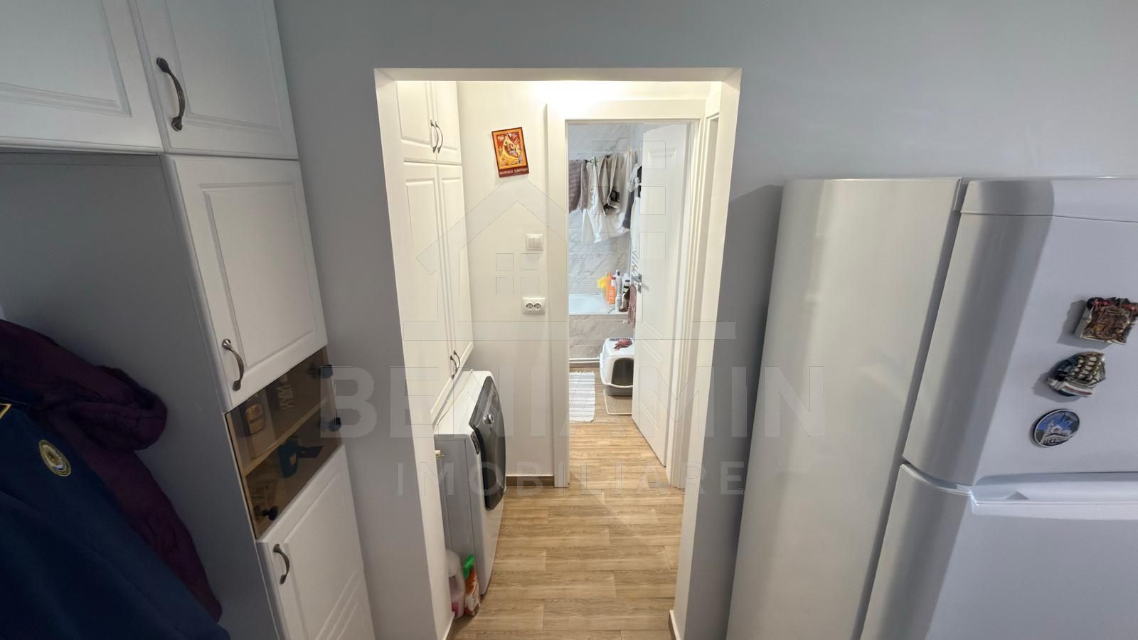 2 decomandate - etaj 3 - 50mp - centrala proprie - modern - Craiovita - Poză 7