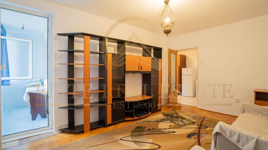 Far - Vânzare apartament cu 3 camere confort 1, situat la etajul 1. - Poză 2