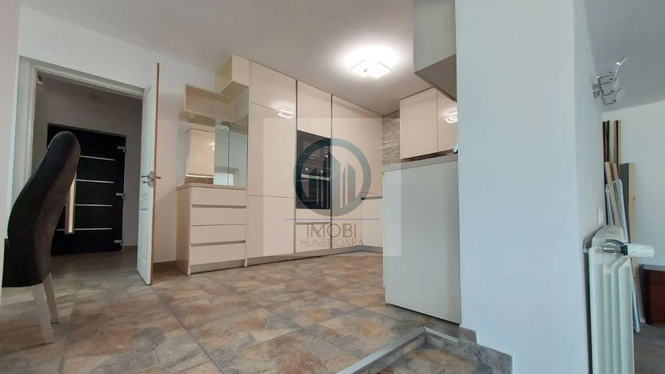 Vila deosebita în loc Simeria, zona ultracentrala - Poză 1