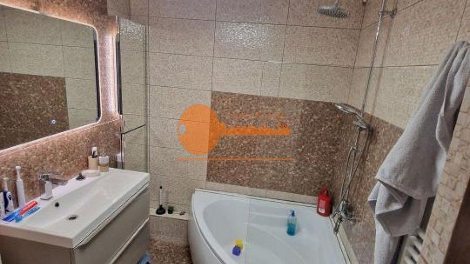 Apartament 3 camere in zona Drumul Gazarului - Bloc Reabilitat - Poză 1