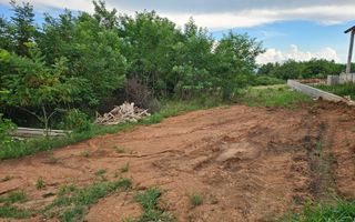 Teren construibil, 1000 mp, zona Schit, cu utilitati si panorama - Poză 1