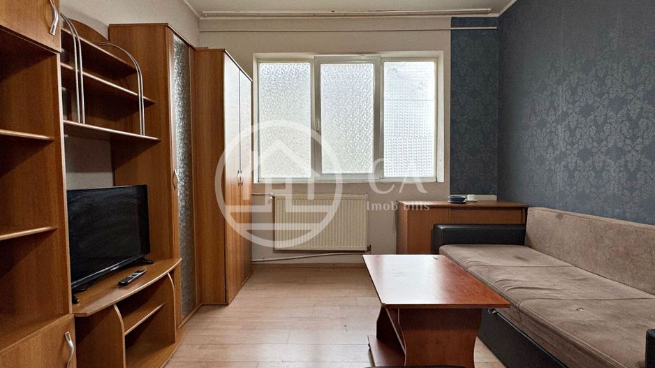 Apartament cu o camera de vanzare in zona Rogerius, Oradea - Poză 1