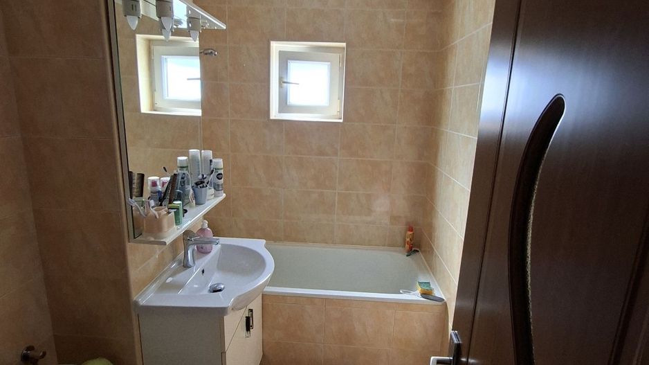 Apartament cu 2 camere - 53mp - Zona Lipovei - Poză 2