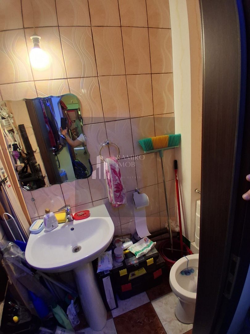 OCAZIE 3 CAMERE METROU GORJULUI - Poză 17