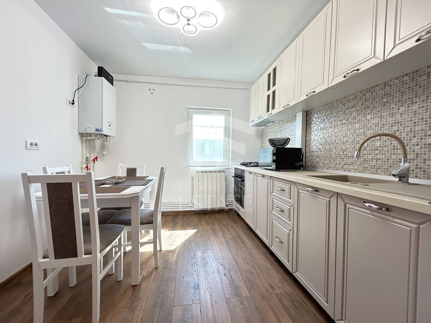 Apartament 3 camere amenajat modern centrala termica Galeriile Soveja - Poză 1