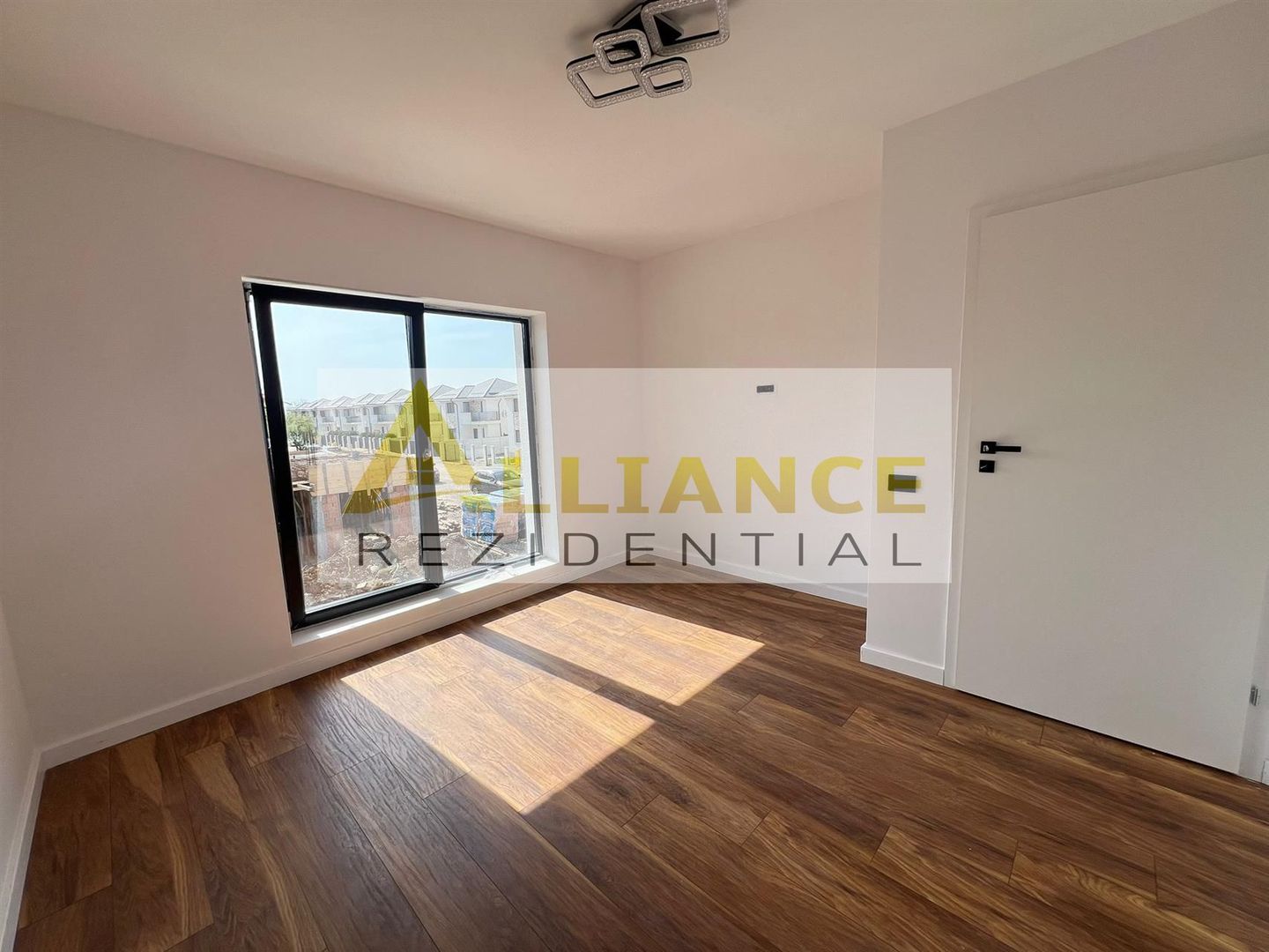Vila Individuala  - 4 camere - 3 bai-teren -320-600 M de STV - Poză 16