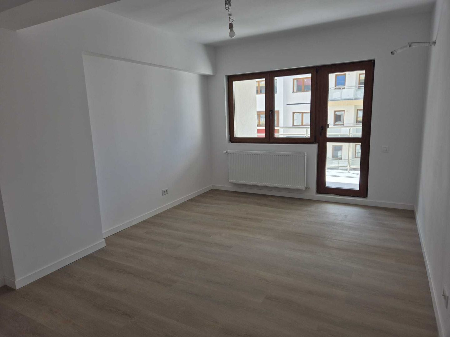 De vanzare Apartament 2 camere Cartier Solar Berceni sector 4 - Poză 2
