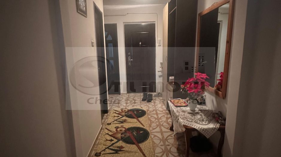 APARTAMENT 3 CAMERE DECOMANDAT FRUMOASA  NICOLINA  135000 EURO - Poză 3