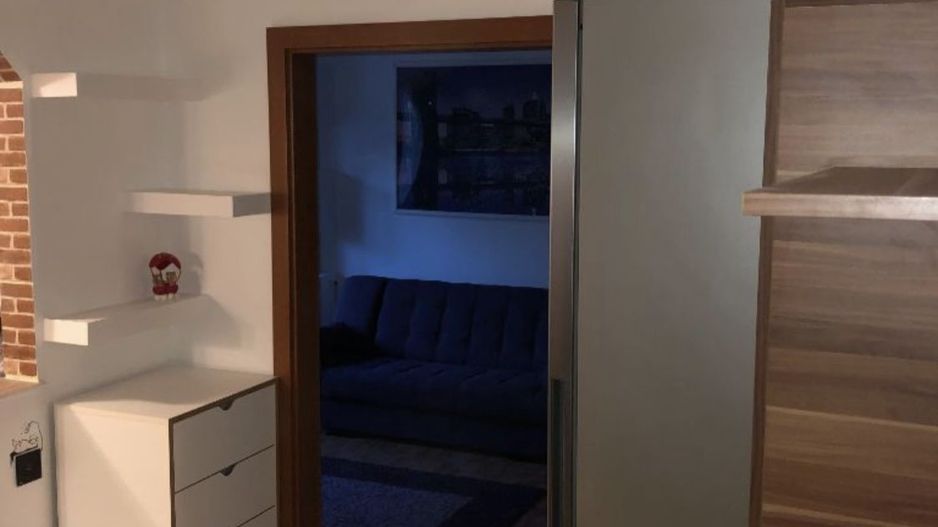 De vanzare apartament 3 camere - Poză 3