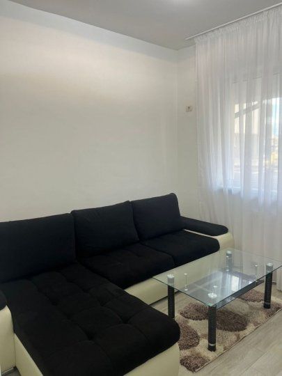 Garsoniera demisol foarte inalt centrala 26 mp - Poză 3