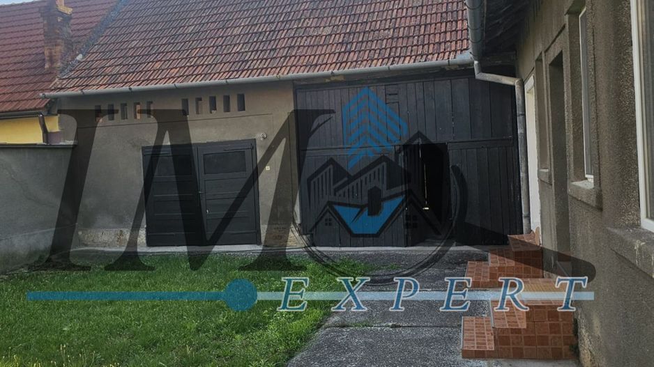 Casa de Vanzare in zona centrala in Geoagiu - Poză 1