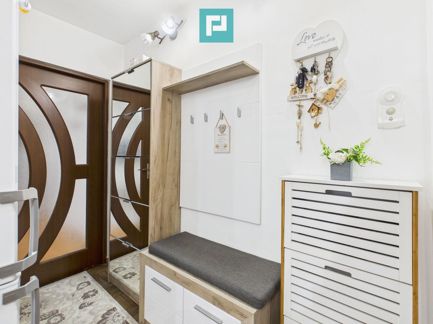 Apartament cu 3 camere complet mobilat și utilat - Poză 2