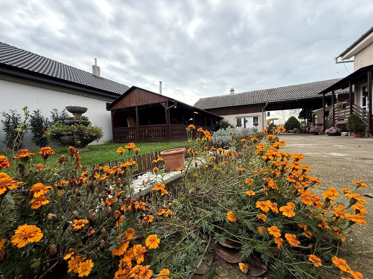 Casa 330 mp | cu teren 2300 mp | Santandrei - langa Oradea - Poză 3