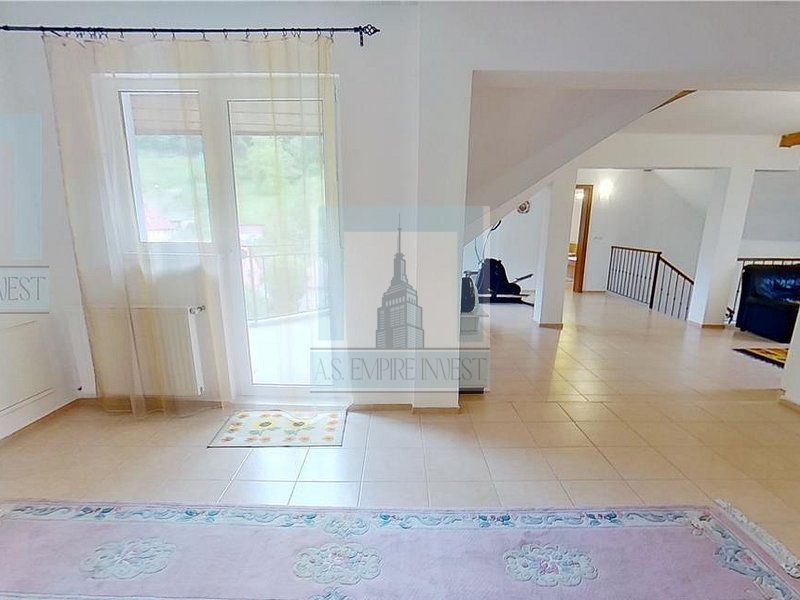 Vilă deosebită cu 6 camere în zona Şchei, Braşov - Poză 15