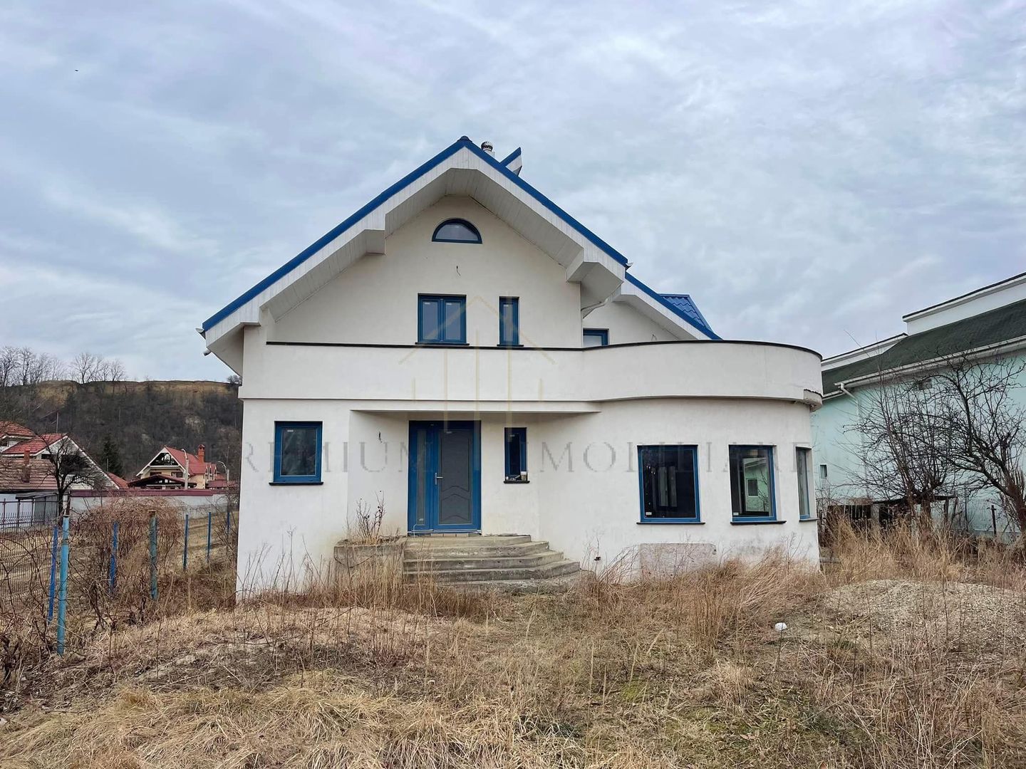 Vila de Vanzare Onesti - Zona de sus - Poză 1