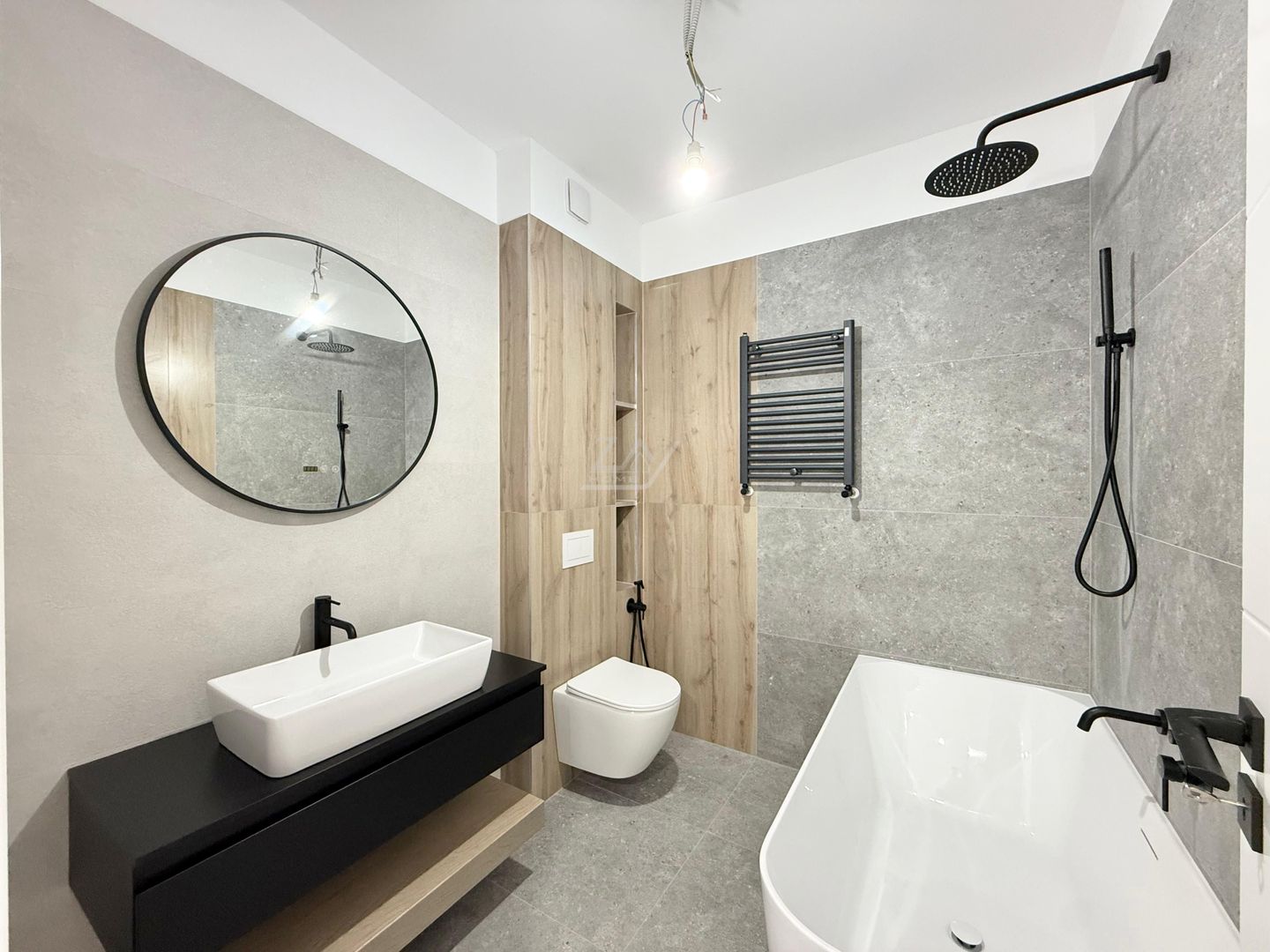 Ap pe 2 niveluri. Bucatarie inchisa, 2 bai. 2 locuri de parcare. - Poză 8