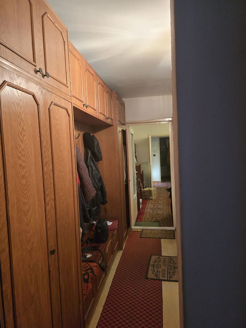 BRASADAS vinde ap 3 cam Micro 16 Etaj 2 din 4. - Poză 1