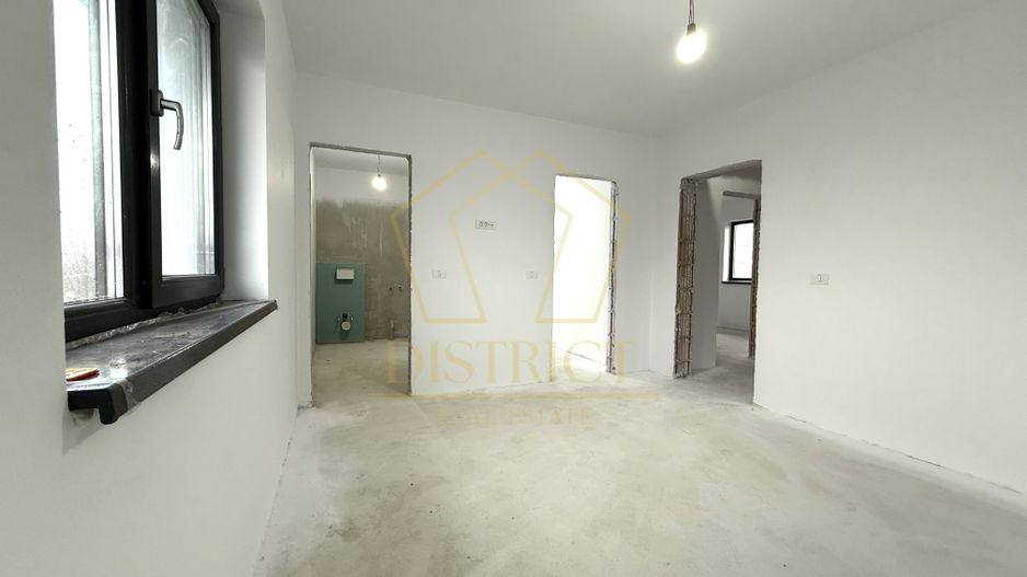 Duplex despartit prin camera tehnica cu 4 camere | Giroc - Poză 2