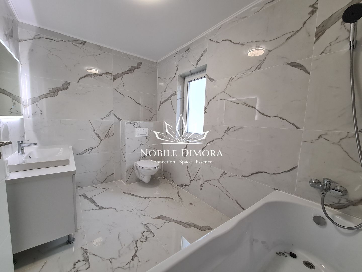 Duplex modern cu 5 camere si 2 bai - curte de 750mp in Ghiroda - Poză 9