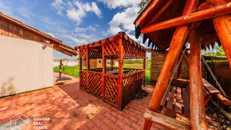 Casa situata in comuna Seitin, la cheie - Poză 24