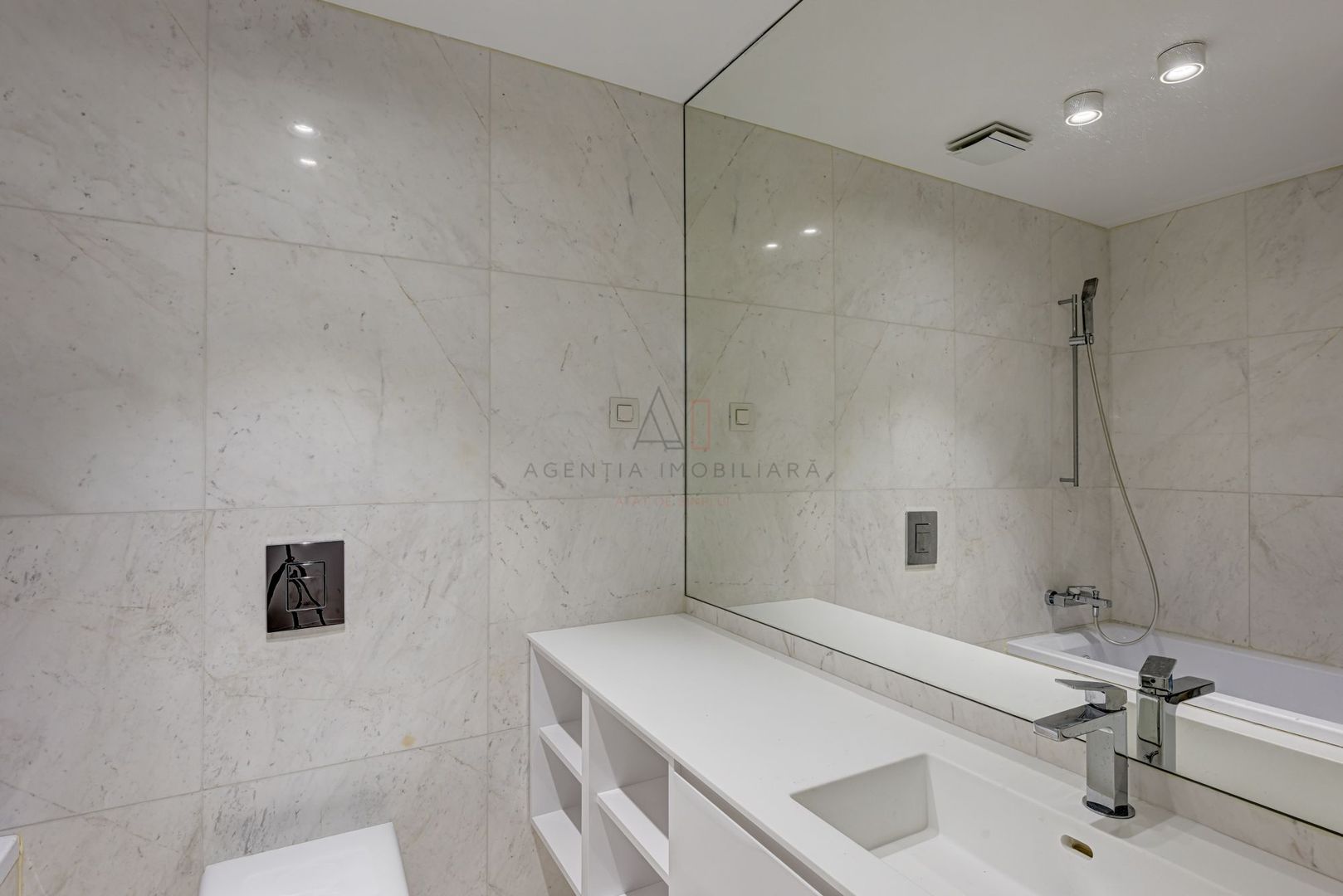 Elegant Duplex with Private Garden in One Aviatorilor Commission-Free - Poză 15