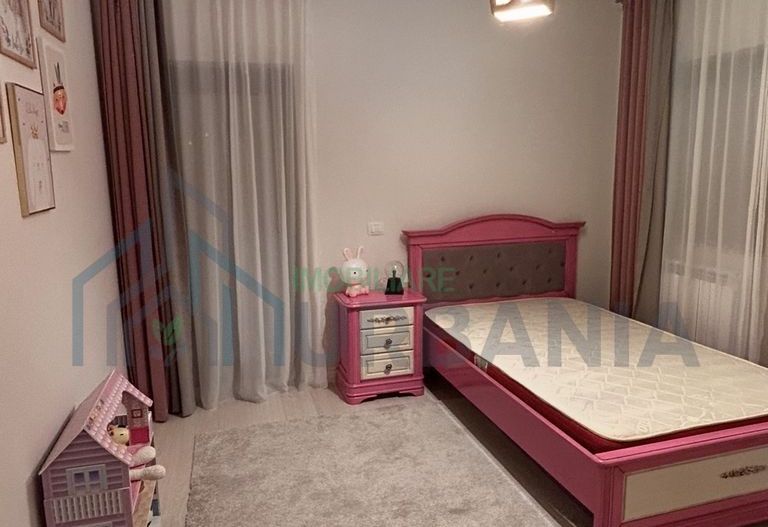 Casă cu 4 camere, în curte, finisaje high-quality - Poză 2