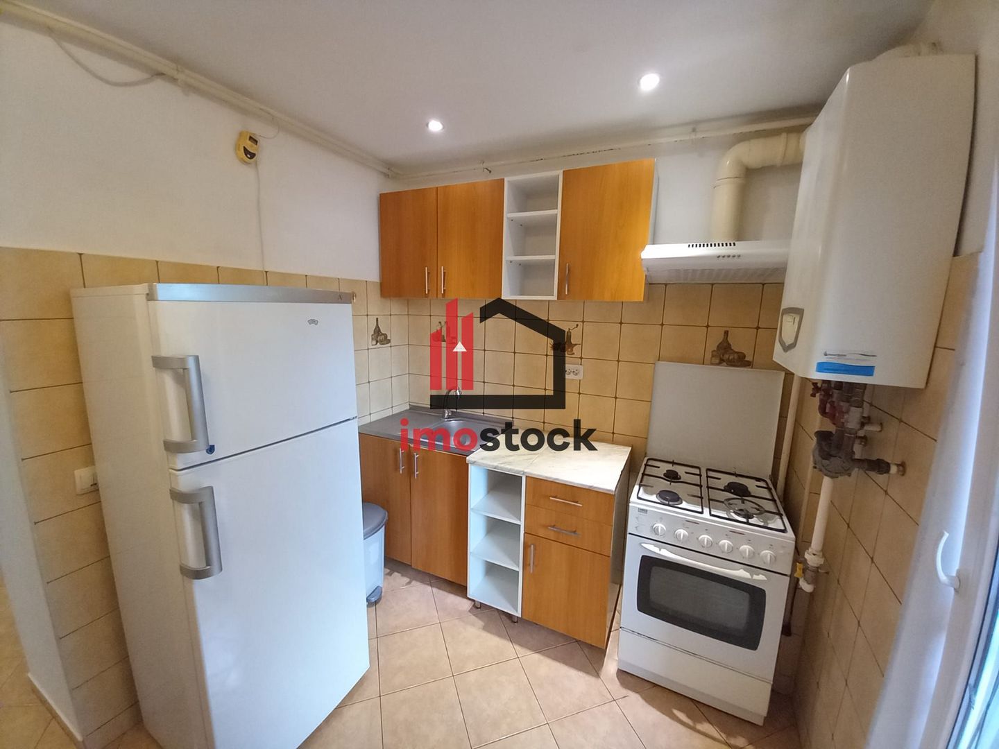 De vanzare apartament cu 3 camere, decomandat, etajul 2 - Poză 11