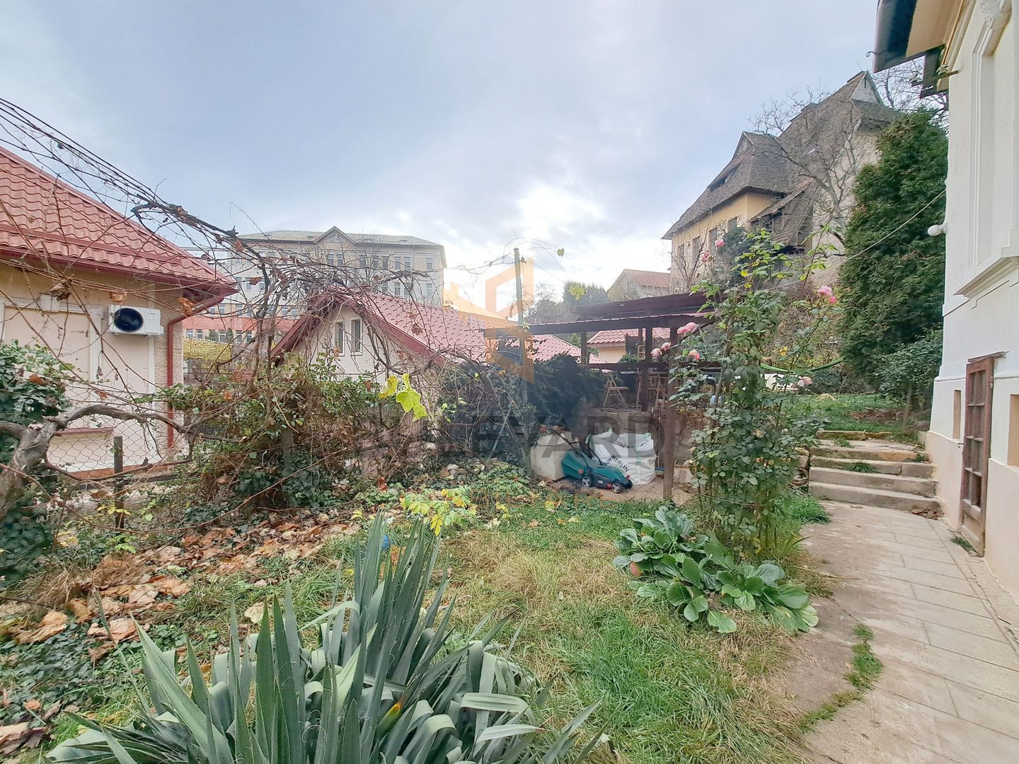 Apartament 2 camere la casa, curte si garaj! zona centrala! - Poză 15