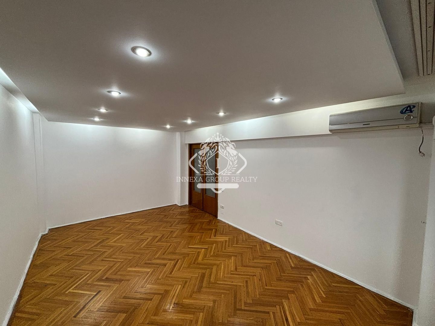 Bd. Decebal – Apartament 2 camere, decomandat, 64 mp, nemobilat - Poză 1