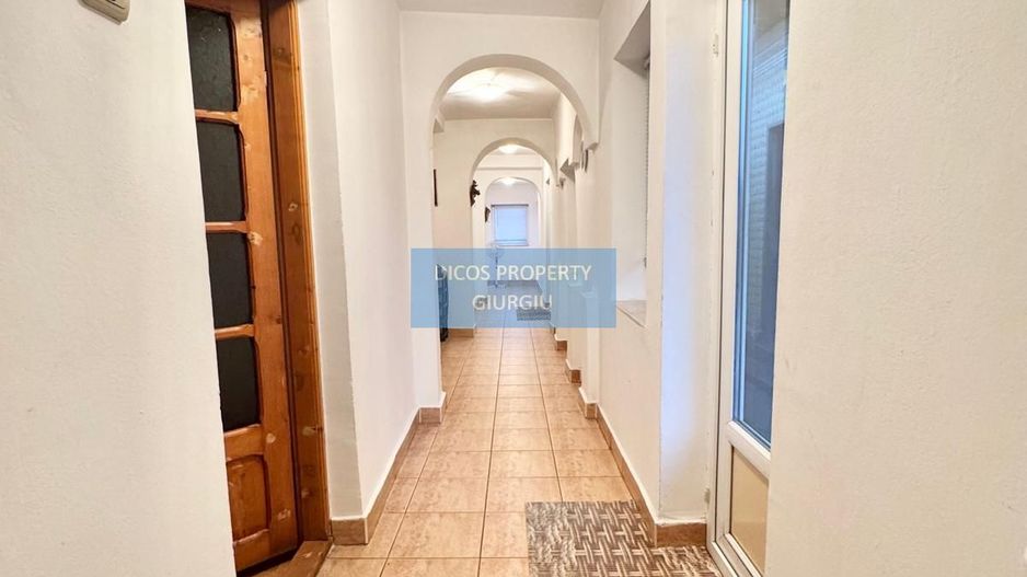 Casă de vânzare – Strada Ramadan - Poză 2