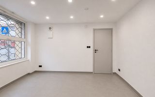 Spatiu comercial | Intrare din strada | Vitrina | Zona Centrala | 23mp - Poză 2
